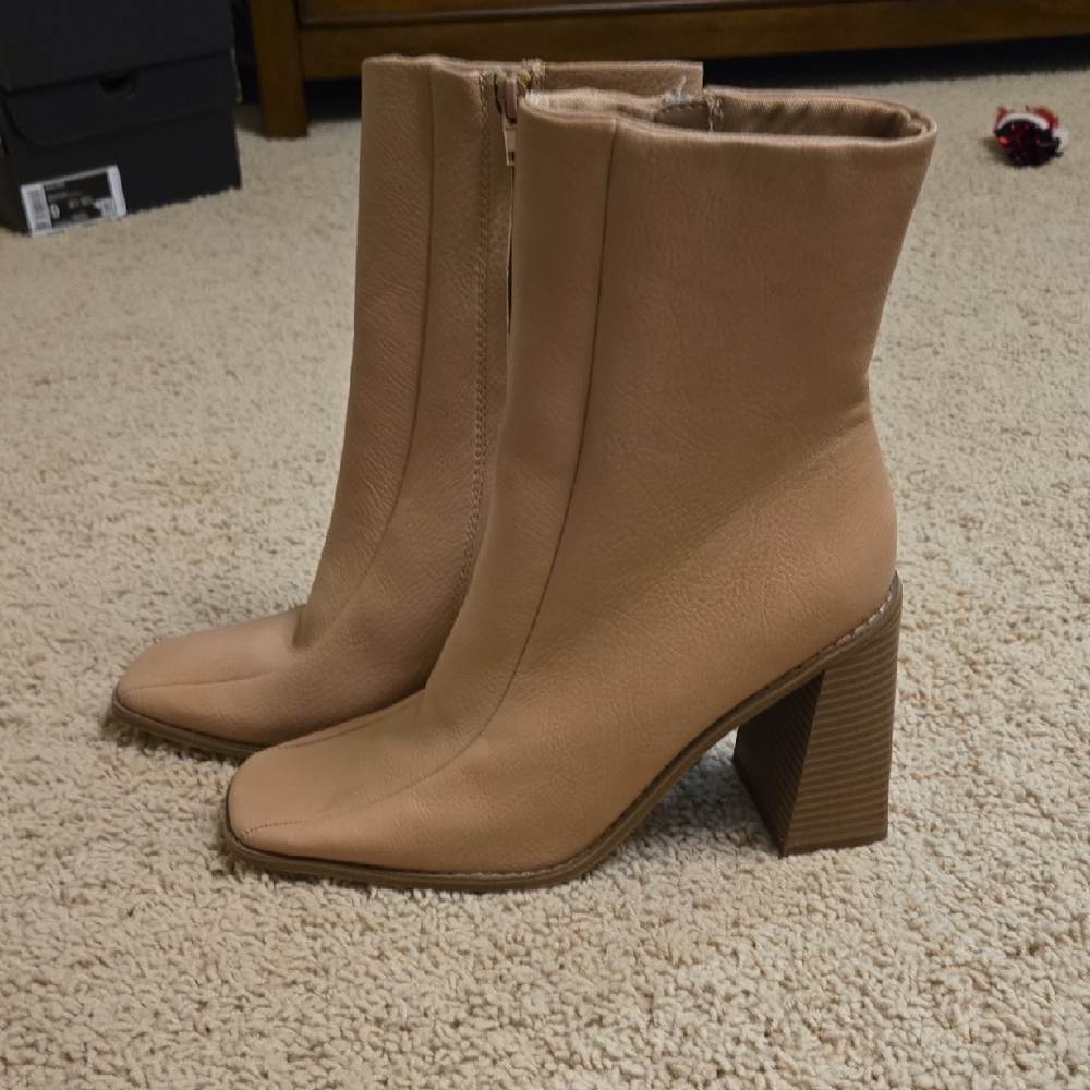 Steve Madden Beige Heeled Boots